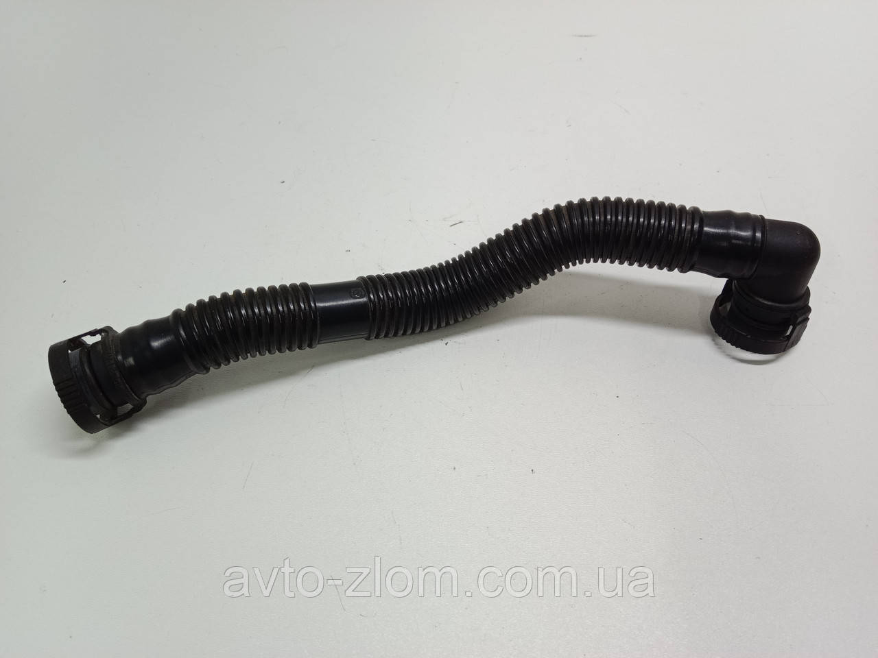 Повітряний патрубок Volkswagen, Audi, Skoda 1.6 MPI. 06A131127L., фото 1