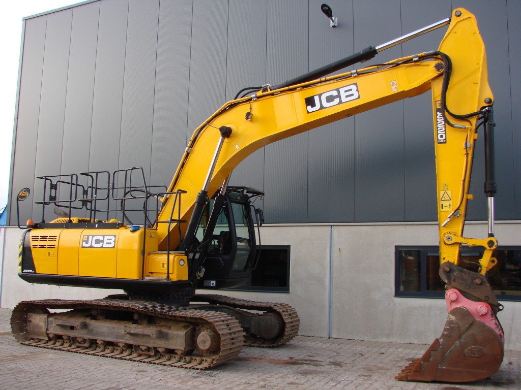 Гусеничний екскаватор JCB JS220LC+ 2016 року