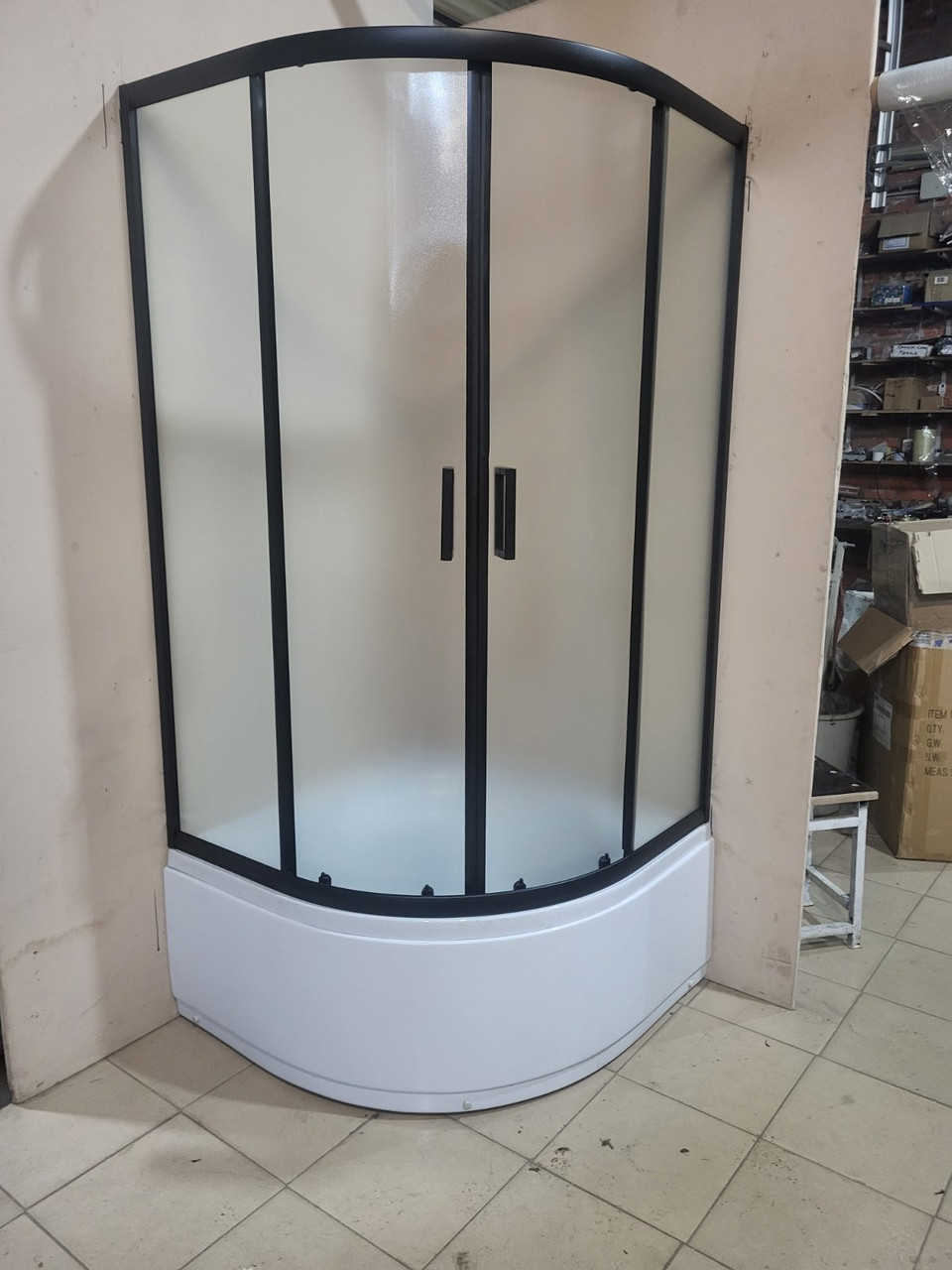 Душова кабіна 90х90х190 см на глибокому піддоні, матове скло, профіль чорний