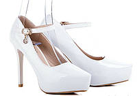 Туфли женские белые лаковые на каблуке размер 37,38,39