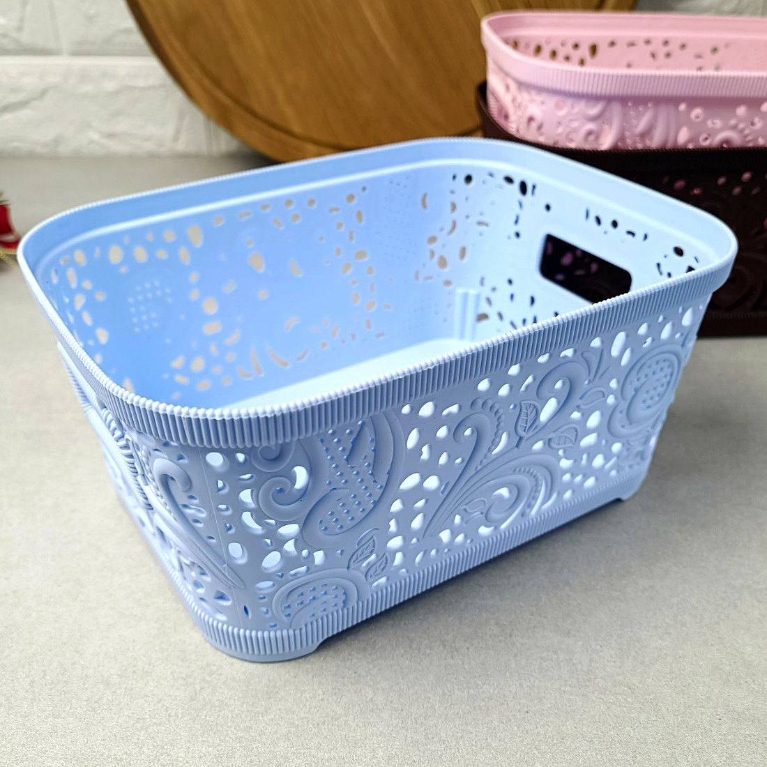 Блакитний ажурний кошик без кришки 1.8 л