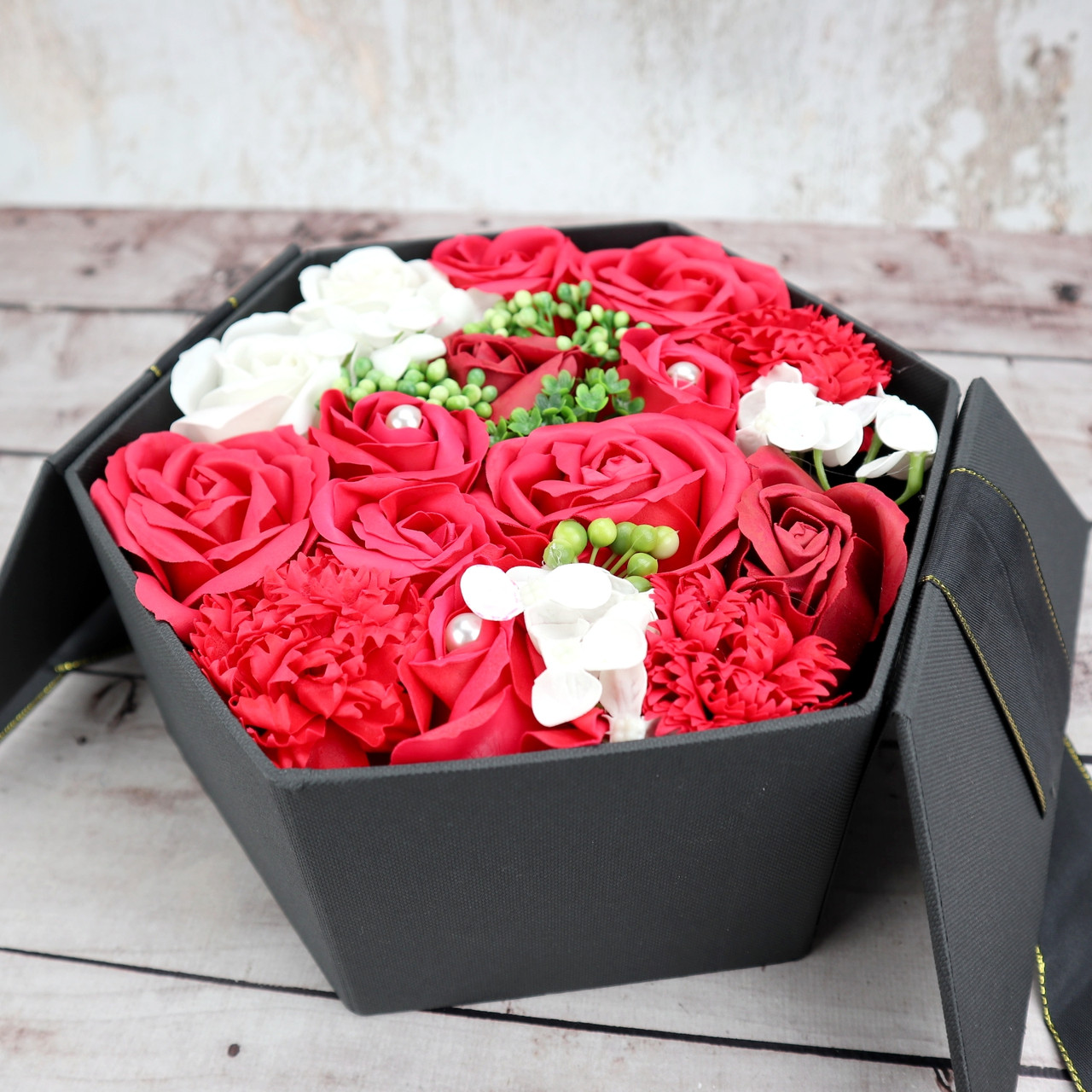 Подарочный набор букет роз из мыла в коробке-вазон Подарок девушке на 8 марта 14 февраля женщине Красный - фото 1 - id-p1728699500