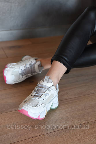 Купить Модные кроссовки женские белого цвета на шнуровке с цветной ...