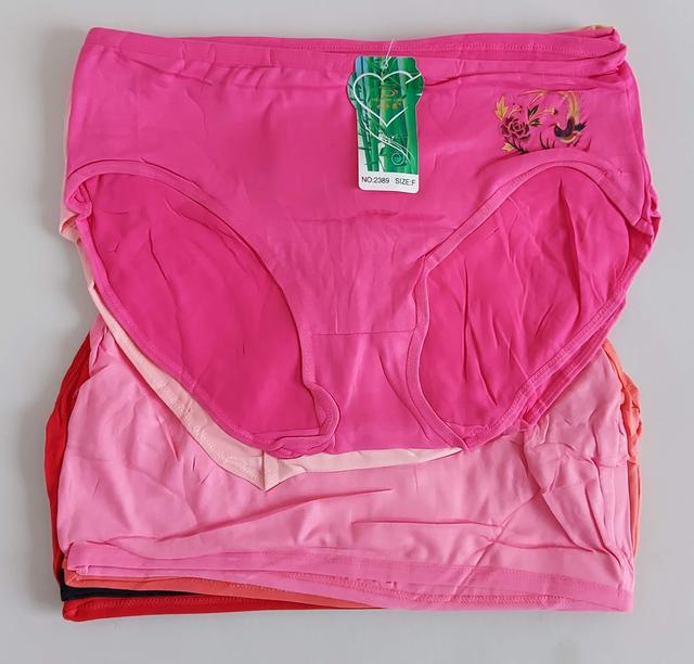 зображення трусики жіночі прикрашені гіпюром