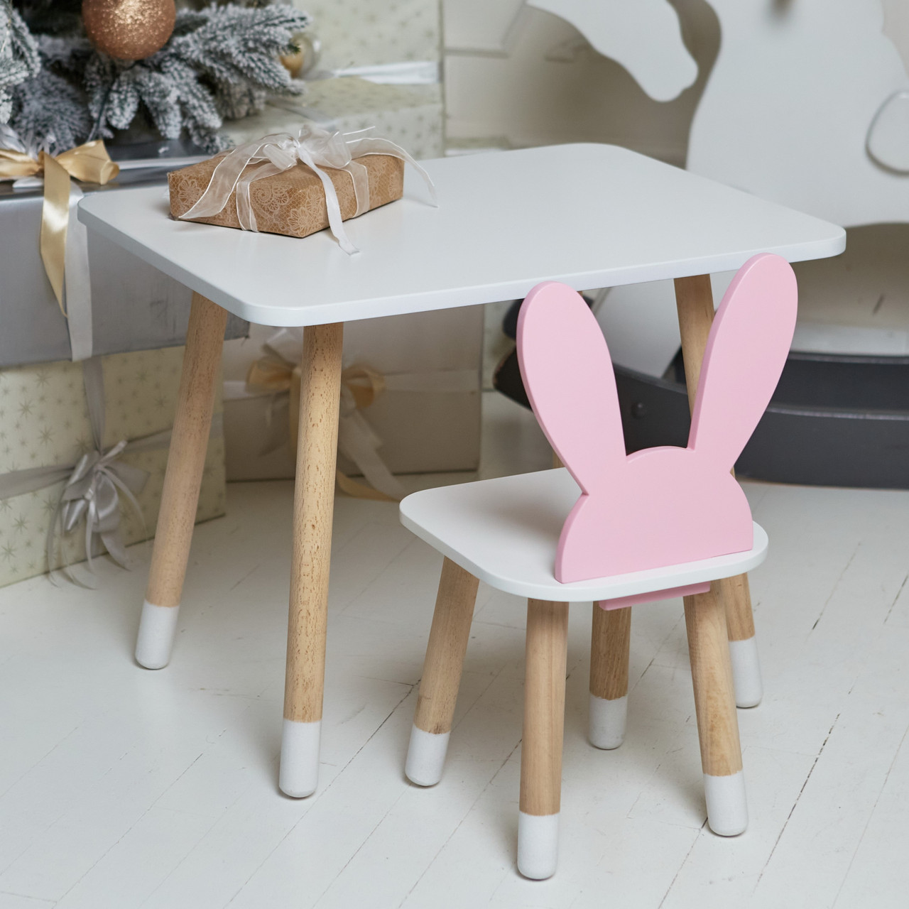 Дитячий білий прямокутний стіл і стільчик вушка зайчика рожеві. Столик для ігор, уроків, їжі. Білий столик