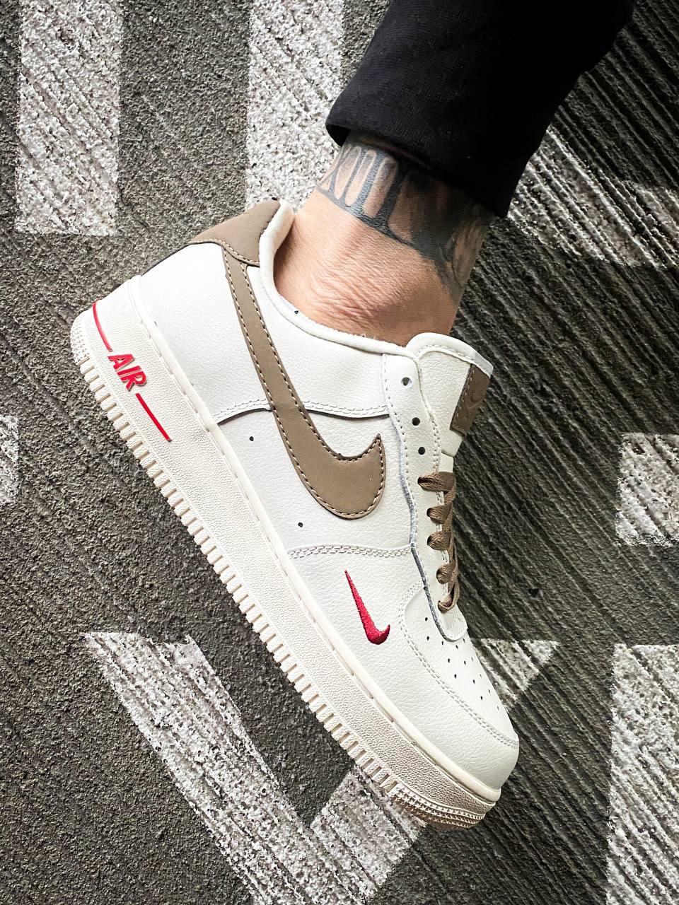 Чоловічі кросівки Nike Air Force 1 Low Premium White/Brown (білі з коричневим) низькі кеди демісезон К3930 топ