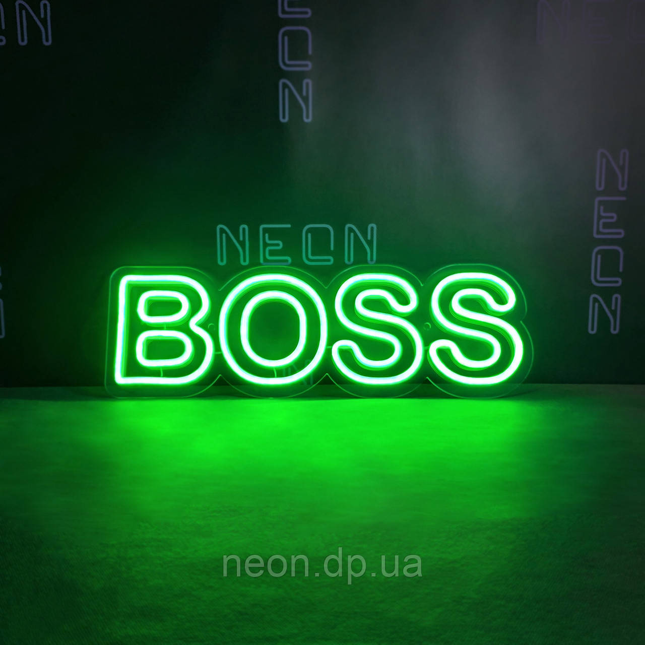 Неонова вивіска "Boss"