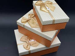 Коробка подарункова. Три шт/комплект. Колір біло-оранжевий. 23х16х10см. / Коробка подарункова. Три шт/комплект. Колір