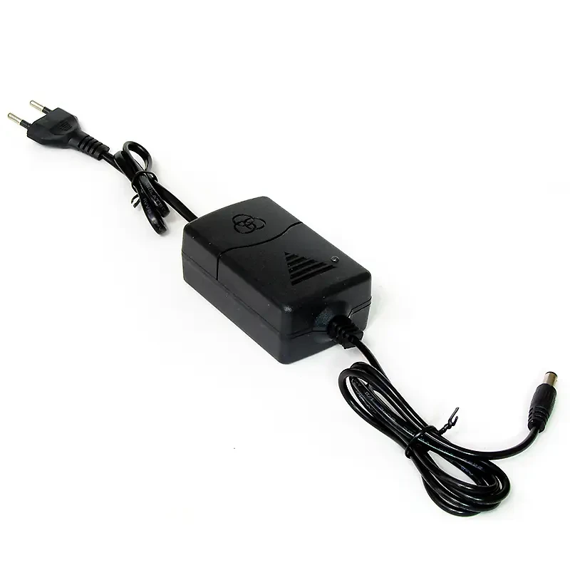 Імпульсний блок живлення Unitoptek 12V/2A в пластиковому корпусі для камер відеоспостереження 12 Вольт, Ампер 2