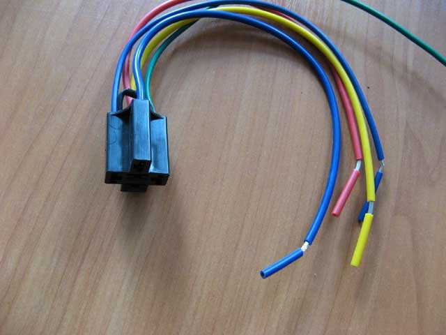 Колодка для Реле 5 Конт./диод — Купить Недорого на Bigl.ua (1729654128)