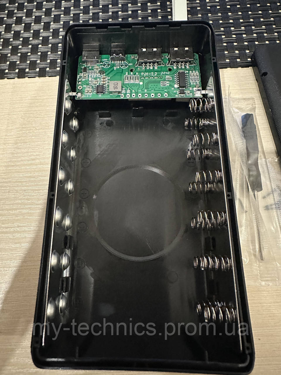 Купить Повербанк,корпус Power Bank на аккумуляторов, 12 х 18650, цена ...