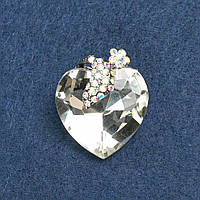 Брошь Сердце серебристый металл, белый кристалл и бензин стразы 32х27мм+-