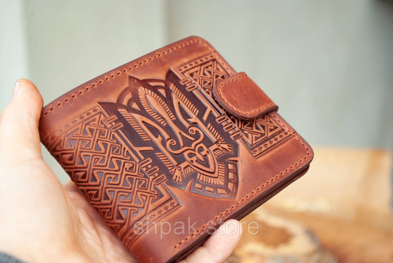Чоловічий шкіряний гаманець світло-коричневий з тисненням Тризуб Герб України