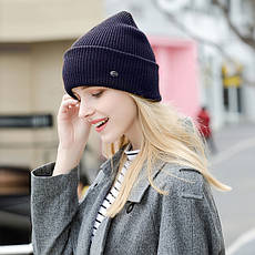 Шапка з відворотом і напуском зверху Mosnow. Темно-синій колір