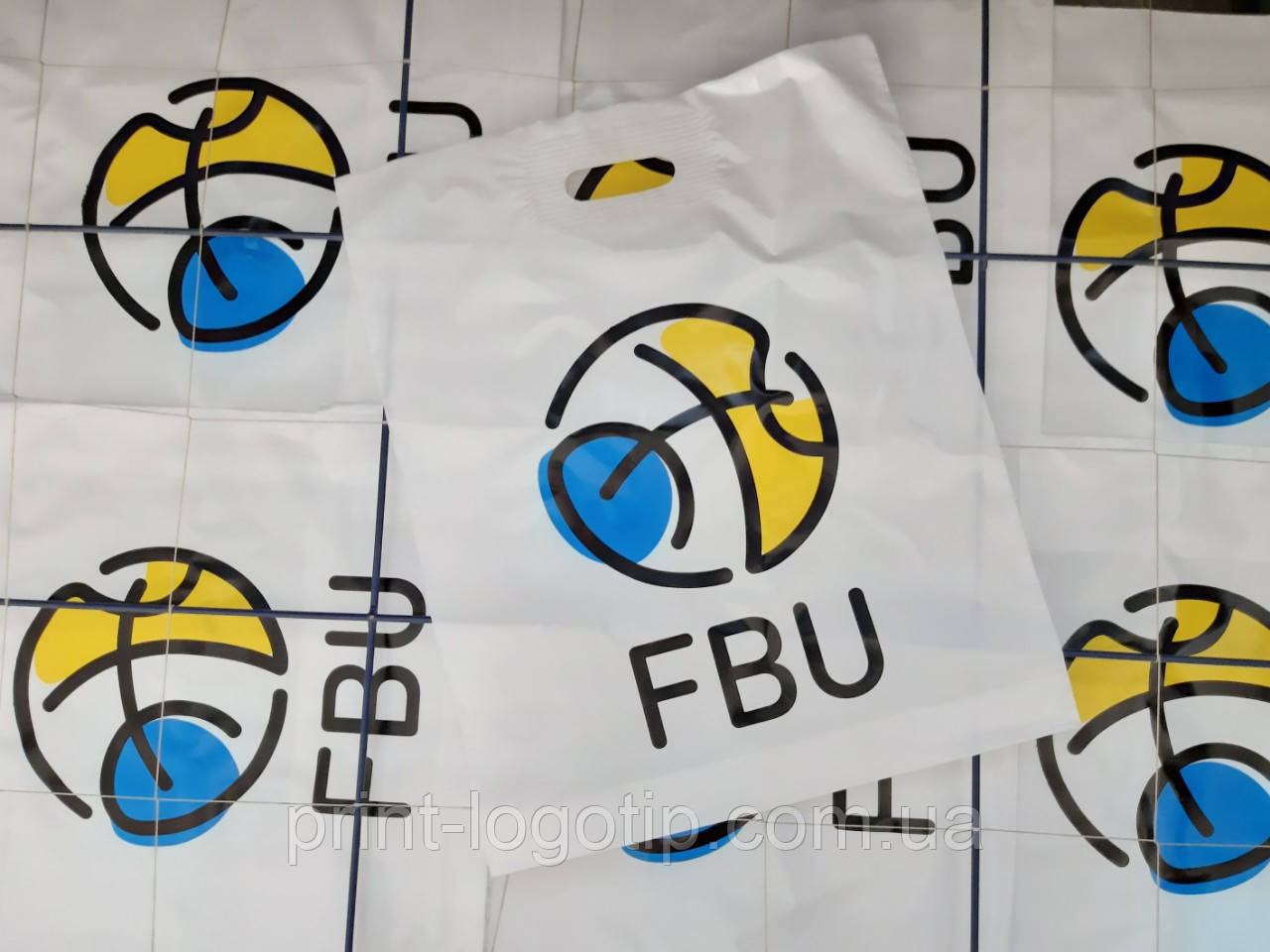 Пакеты с логотипами, нанесение на пакеты - фото 1 - id-p22169964