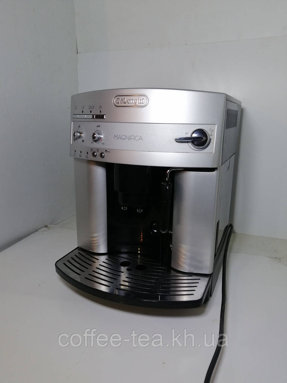 Автоматична кавоварка Delonghi Magnifica Silver