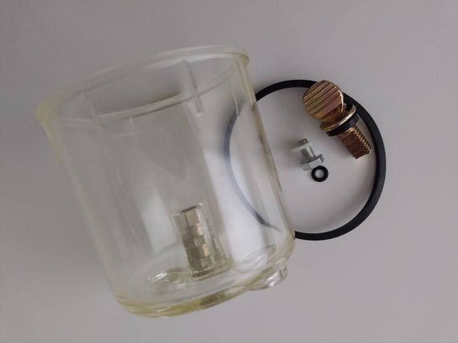 Топливный отстойник (колба) для телескопического погрузчика и ...