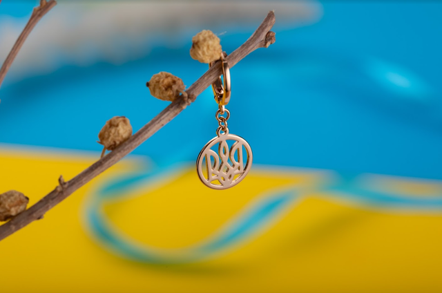 Патриотические украшения: подвески с тризубом — фото №3