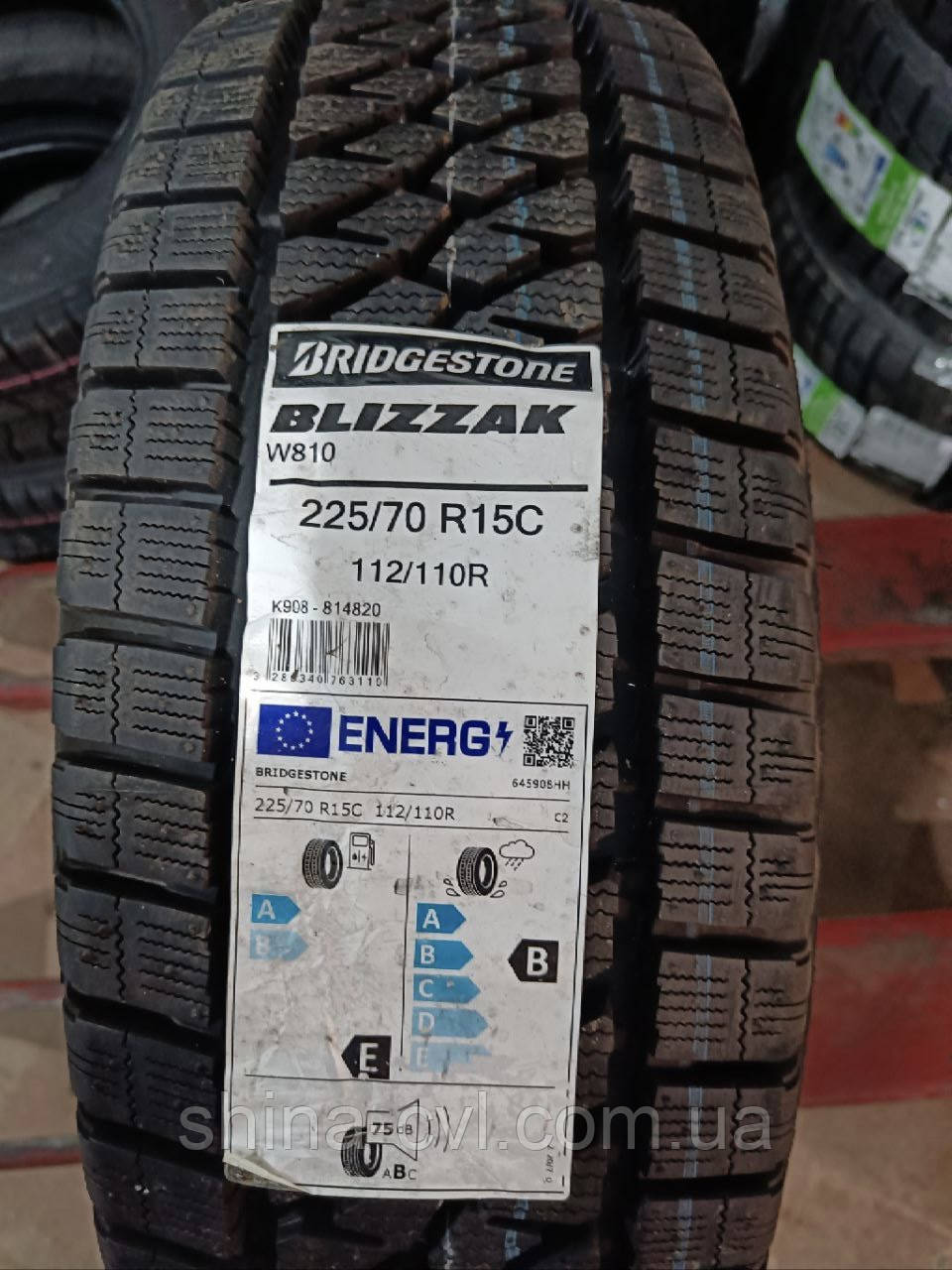 Зимові шини 225 70 r15C 112/110R Bridgestone Blizzak W810, фото 1