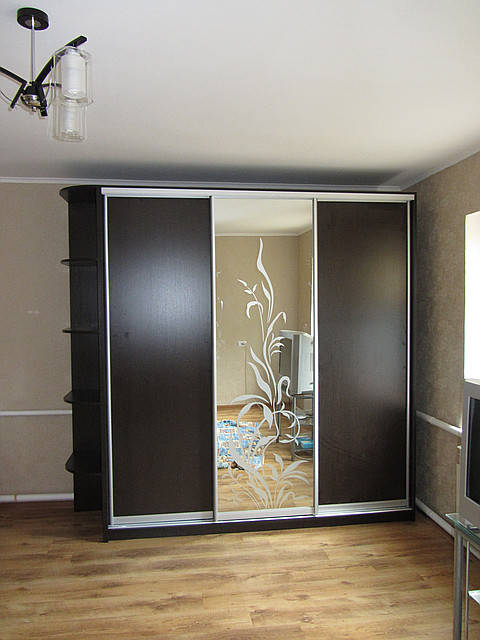 Шафа-купе з кутом А-2208. Корпус венге, дзеркало срібло+2 ДСП