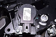 Актуатор моторчик привод печки (кондиционер) Ford Focus mk3 11-18 AV6N19E616AA
