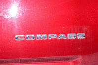 Эмблема надпись Compass передняя прав Jeep Compass 11-16 68079789AA