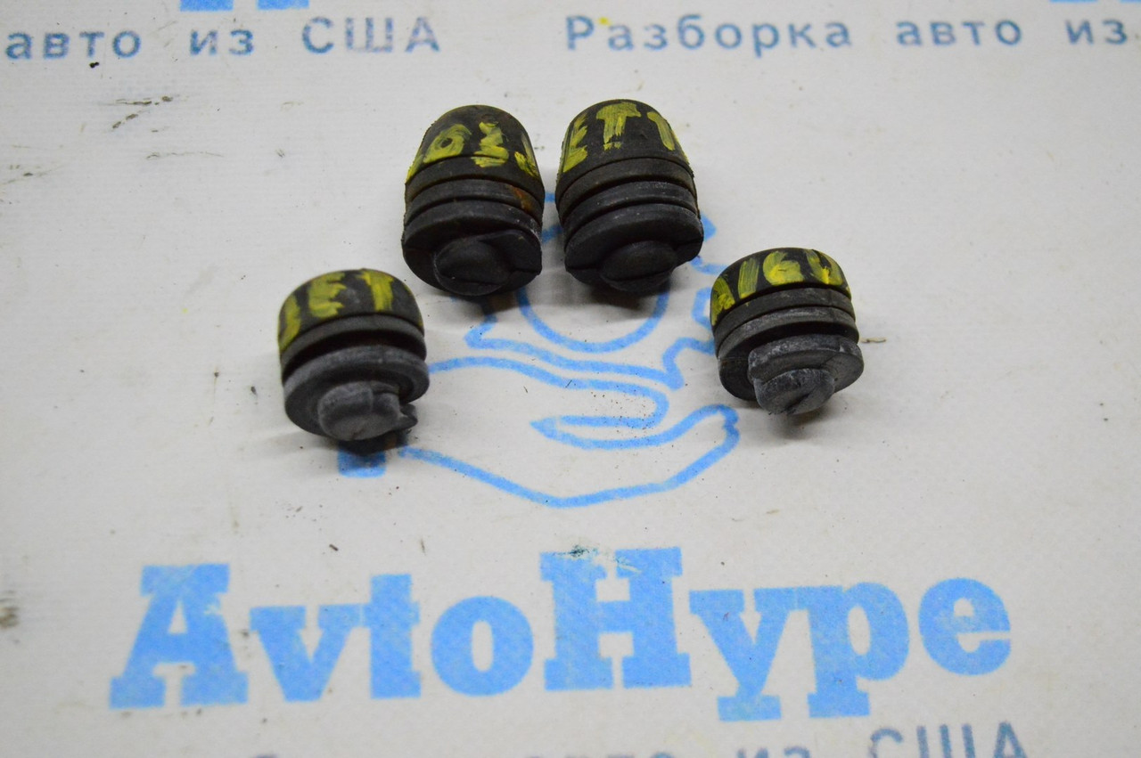 Купить Отбойник капота лев VW Jetta 11-18 USA на бампере 867-827-500 ...