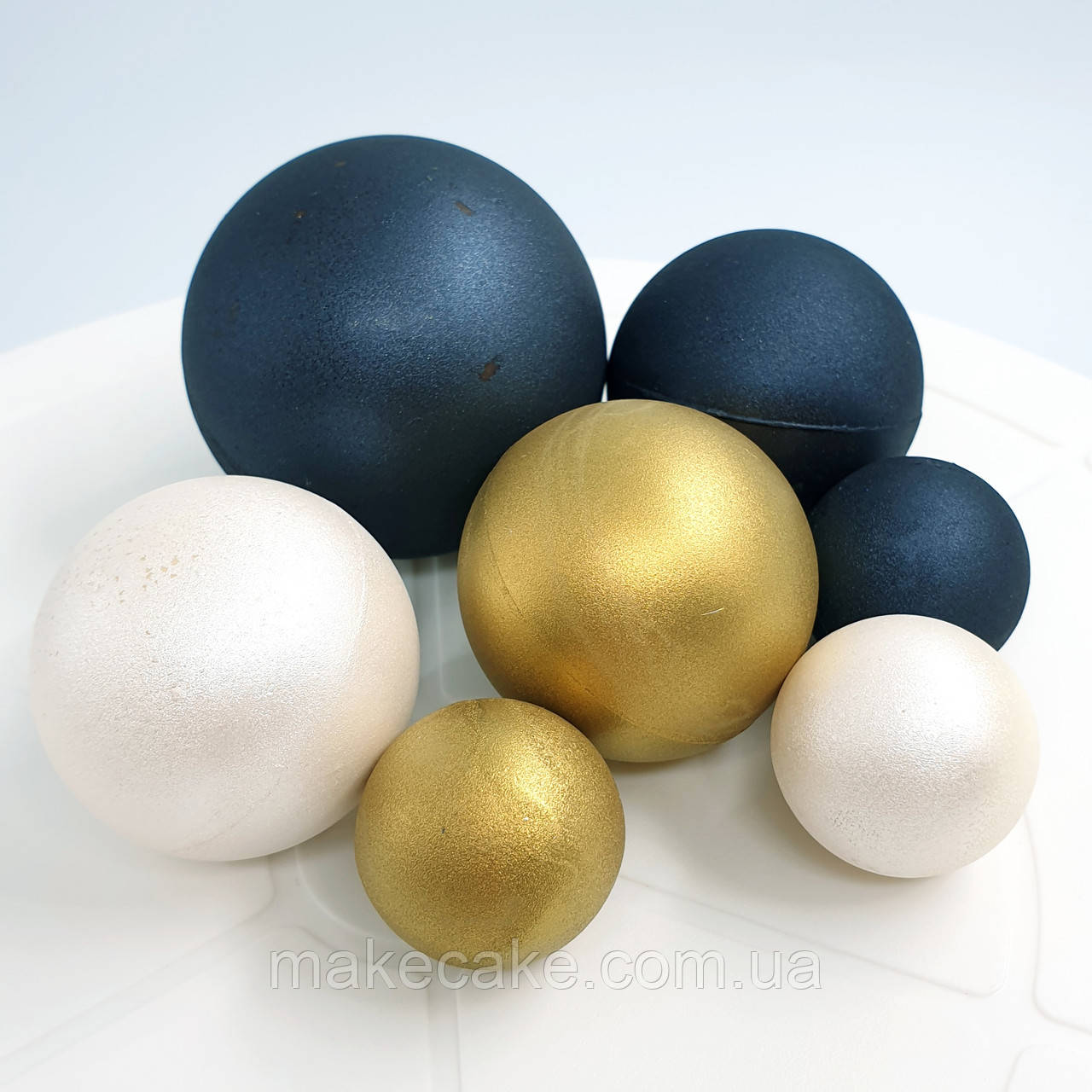 Шоколадні сфери Чорні-срібні-золоті — 7 шт.