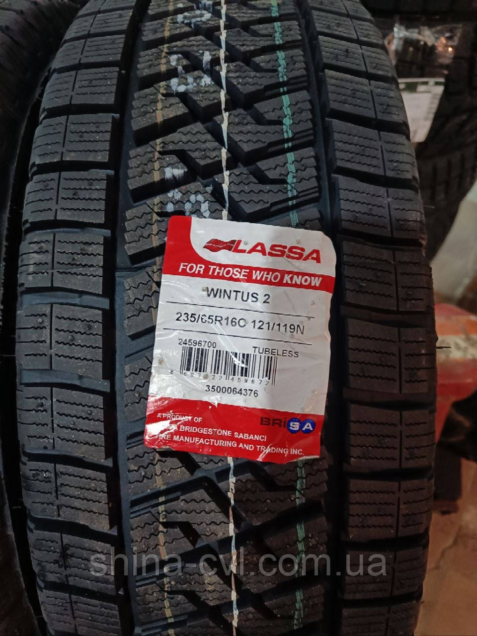 Зимові вантажні шини 235/65 R16C 112/119N LASSA WINTUS 2, фото 1