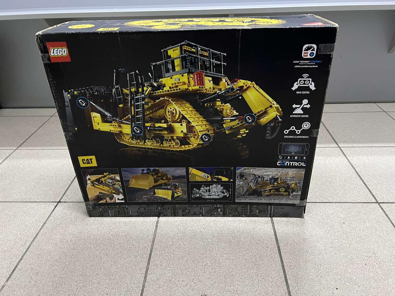 LEGO Technic Бульдозер Cat D11 на пульті керування (42131) конструктор ...