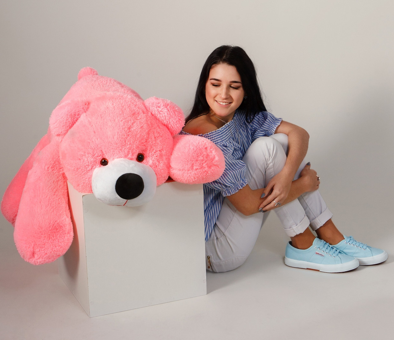 Оригінальний подарунок лежачий ведмедик розміром 120 см гарний ведмедик у рожевому кольорі — подарунок для дівчини