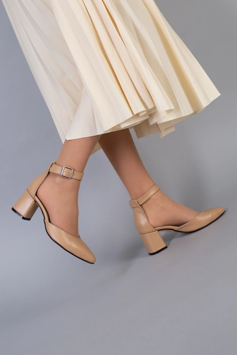 Босоніжки жіночі ShoesBand Карамельні натуральні шкіряні на підборах 36 (23,5 см) (S89141-6)