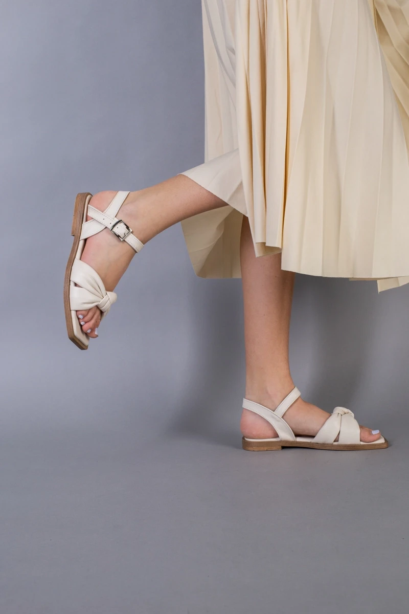 Босоніжки жіночі ShoesBand Молочні натуральні шкіряні 39 (25 см) (S55721-2)