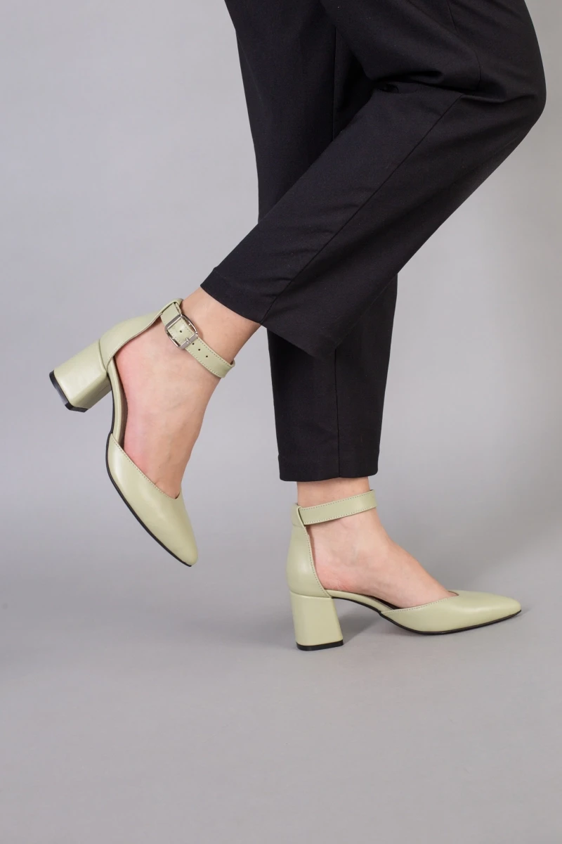 Босоніжки жіночі ShoesBand Фісташкові натуральні шкіряні на підборах 40 (26 см) (S89141-7)