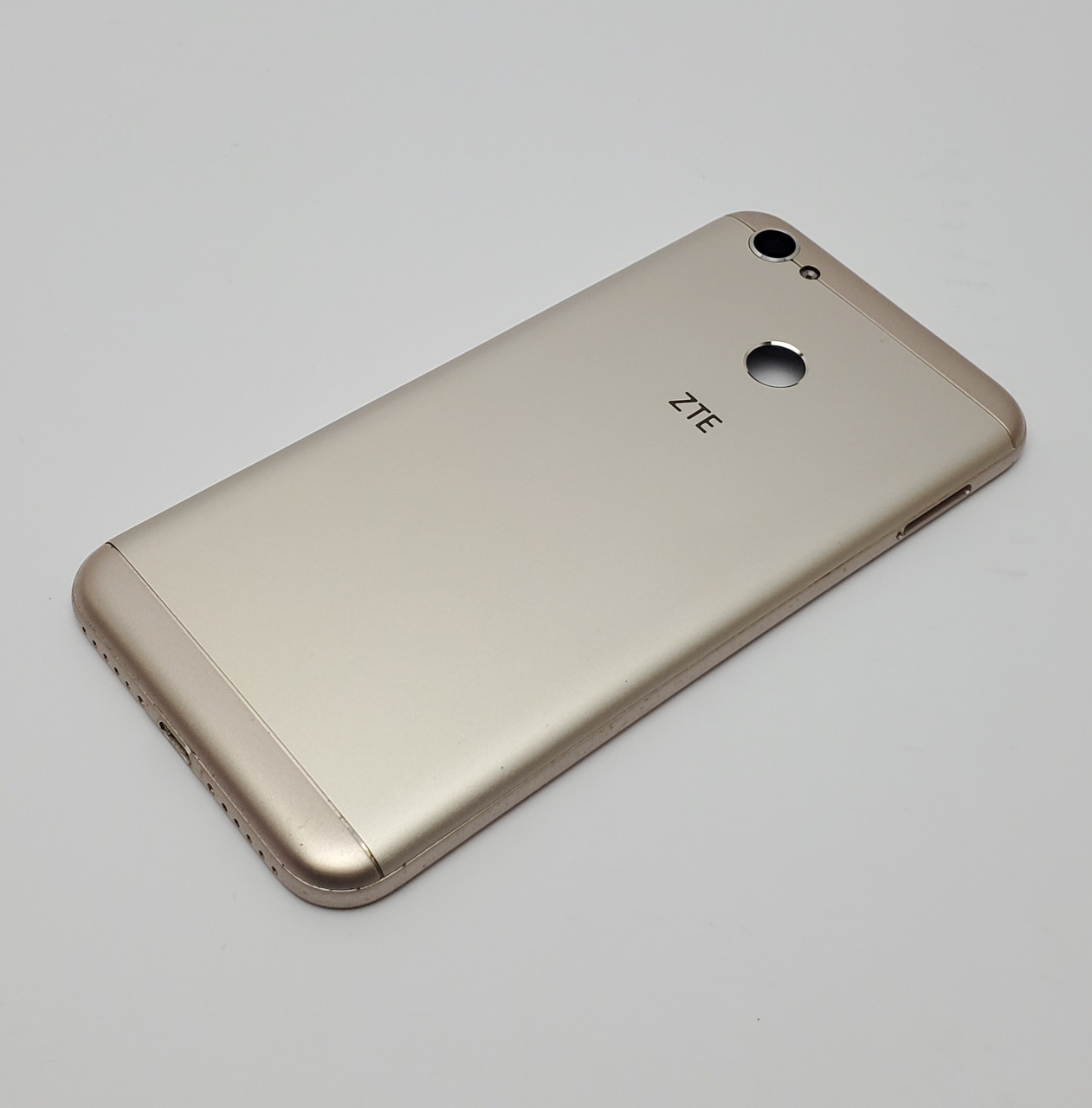 Кришка zte blade a6 (a0620) золото сервісний оригінал з розборки