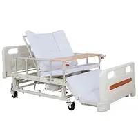 Медицинская кровать с туалетом и боковым переворотом для реабилитации инвалида.