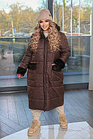 Зимове стильне пальто зі штучною норкою на кишенях та капюшоні