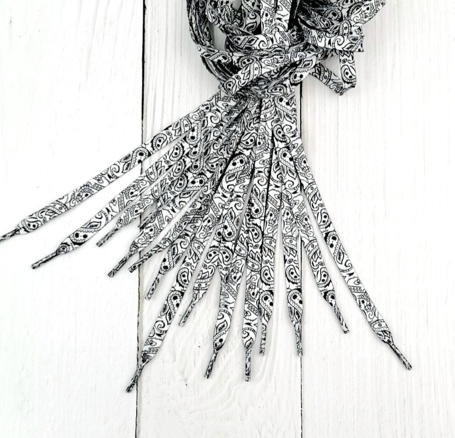 № 004 . Шнур (текстильний). Хутро, білий + чорний, 120 см.