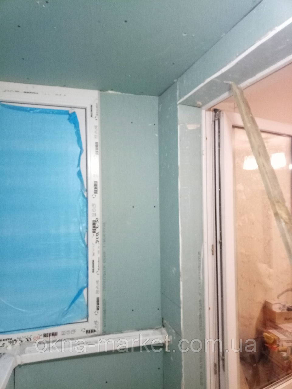 Обшивка балкона гіпсокартоном