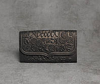 Кожаный кошелек ручной работы с тисненым орнаментом
