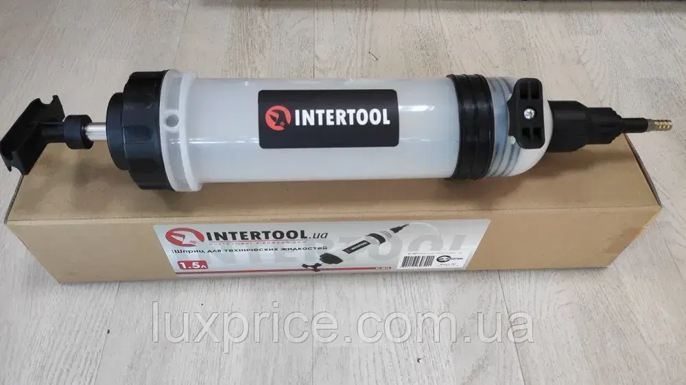 Шприц для технічних рідкостей 1.5л INTERTOOL AT-3072    Luxprice