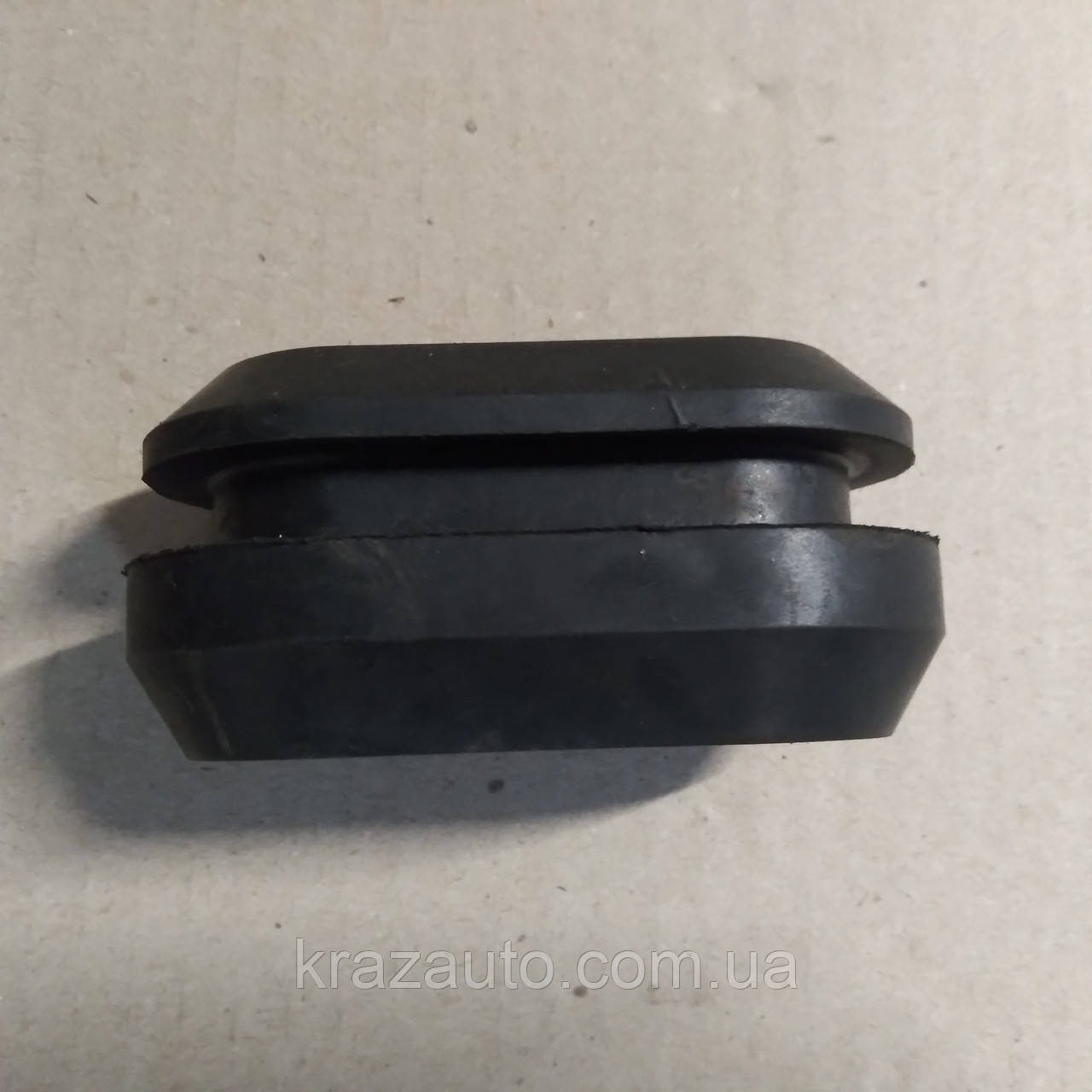 Подушка радіатора бічна МАЗ нового зразка. 6430-1302060