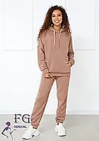 Теплий жіночий костюм спортивний бежевого кольору