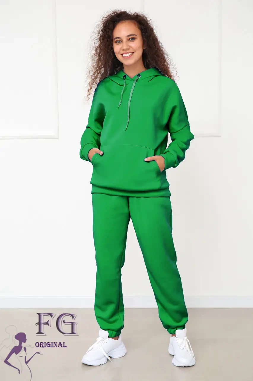 Жіночий спортивний зимовий костюм зеленого кольору, кофта з капюшоном штани з кишенями, фото 1
