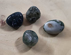 Агат моховий натуральний 18 каратів