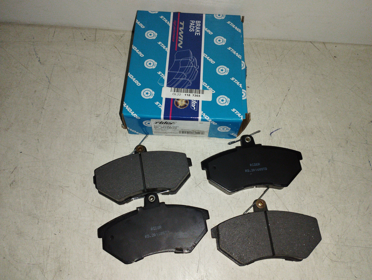 RIDER Колодки гальмівні передні AUDI A4 96-;VW GOLF 92-98, PASSAT 88-96, фото 1