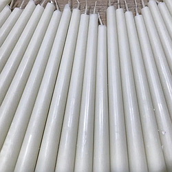 Свічка столова конусоподібна 22,5 см. діам. основи 22 мм.