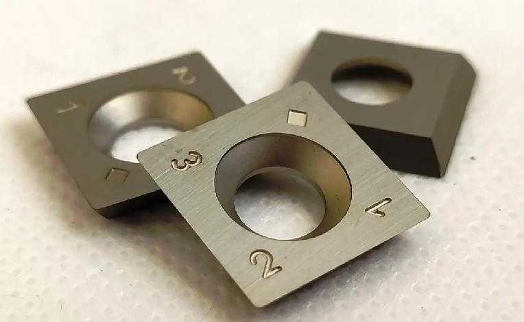 Ножі підрізні твердосплавні для строгальних фрез 15х15х2,5 мм r0,5мм