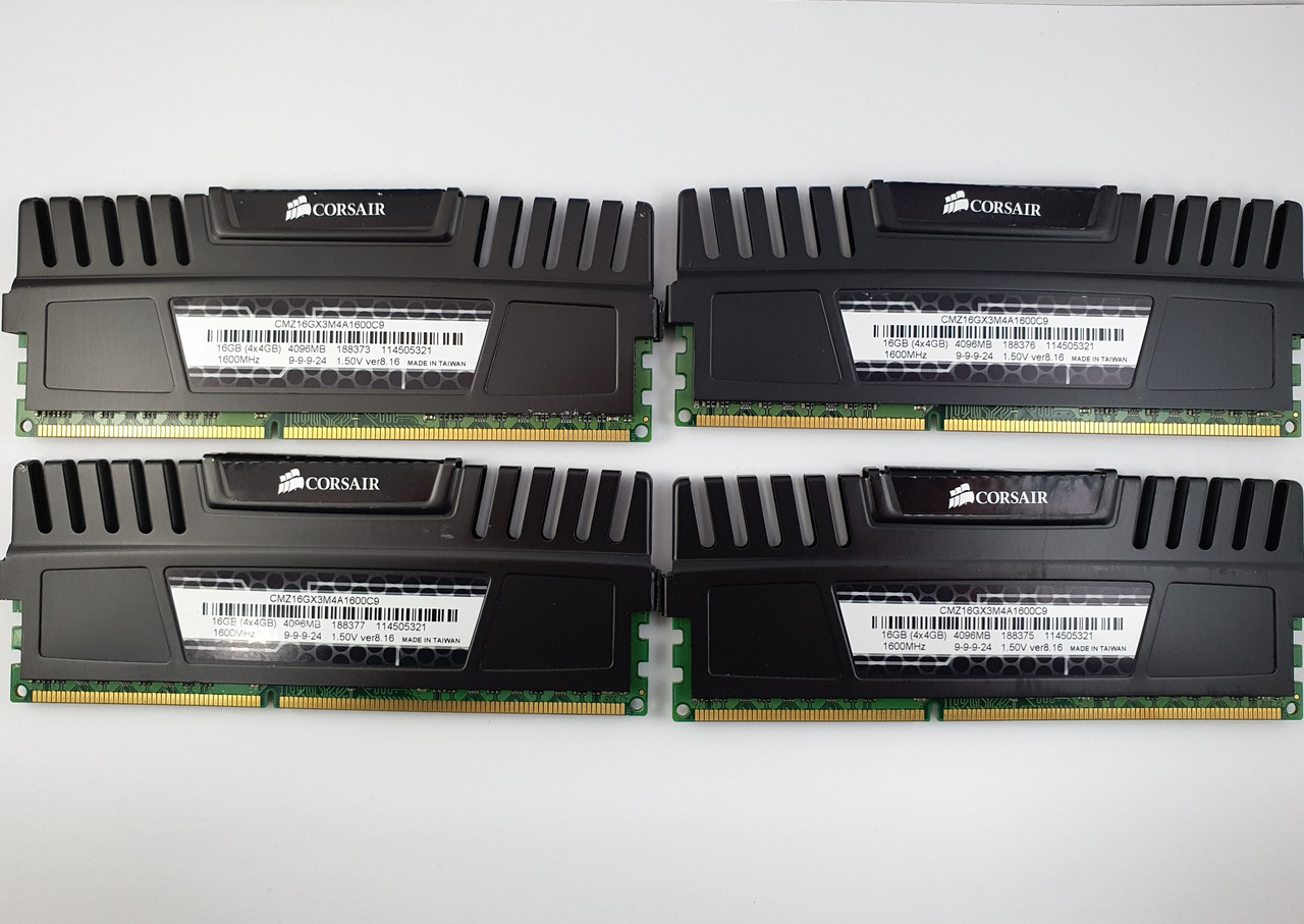 Комплект оперативной памяти Corsair Vengeance DDR3 16Gb (4*4Gb) 1600MHz PC3-12800 (CMZ16GX3M4A1600C9) Б/У