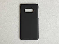 Samsung Galaxy S10E защитный чехол (бампер, накладка, кейс) черный, из матового ударопрочного пластика